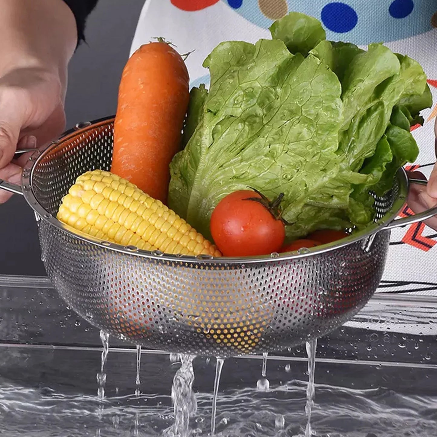 Stainless Steel Colander With Handle Large Metal Mesh Basket Strainer For Pasta Spaghetti Berry Veggies Fruits Kitchen Food Colander Dishwasher Safe (1 Pc 25.5 Cm)