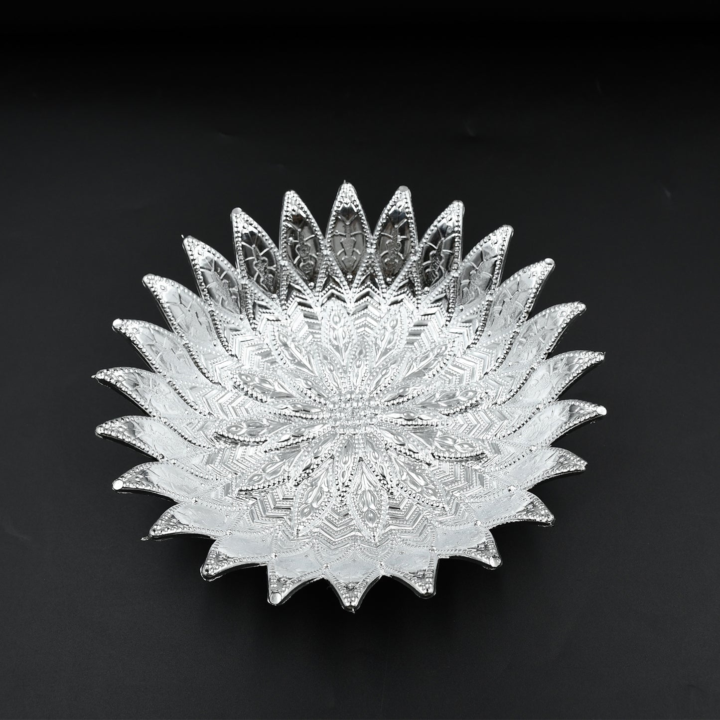Traditional Design Serving Tray Plastic Silver Finish Serving Tray Multipurpose Tray Decorative Tray Mukhwas Serving Tray (1 Pc )