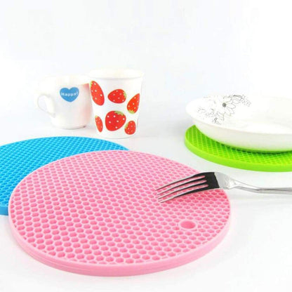 1pc Silicone Hot Mat Used For Breakfast Lunch And Dinner Purposes In Different-different Places.