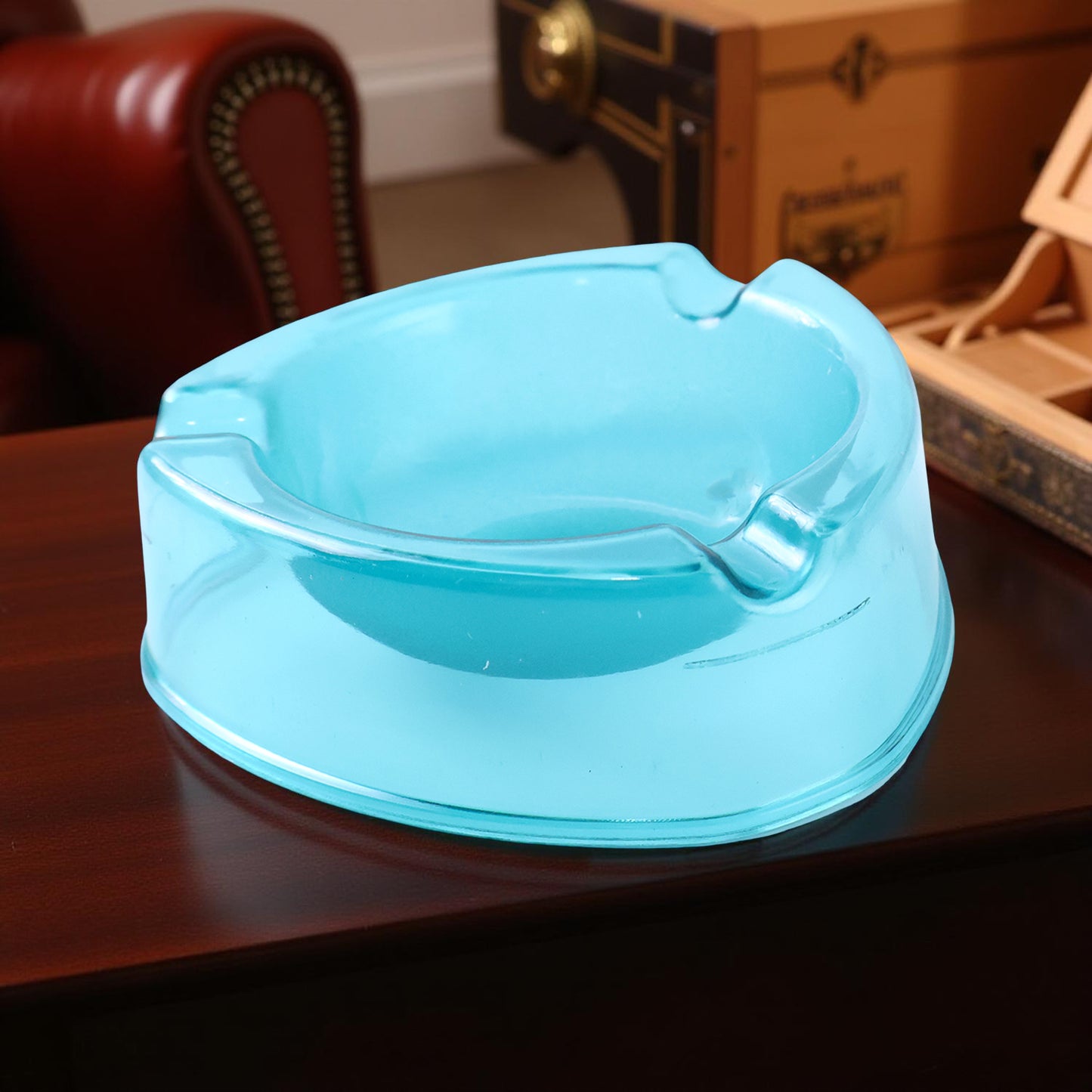 Oblivion Heavy-duty Transparent Plastic Ashtray With Triple Rest Slots  Anti-slip Base (1 Pc)