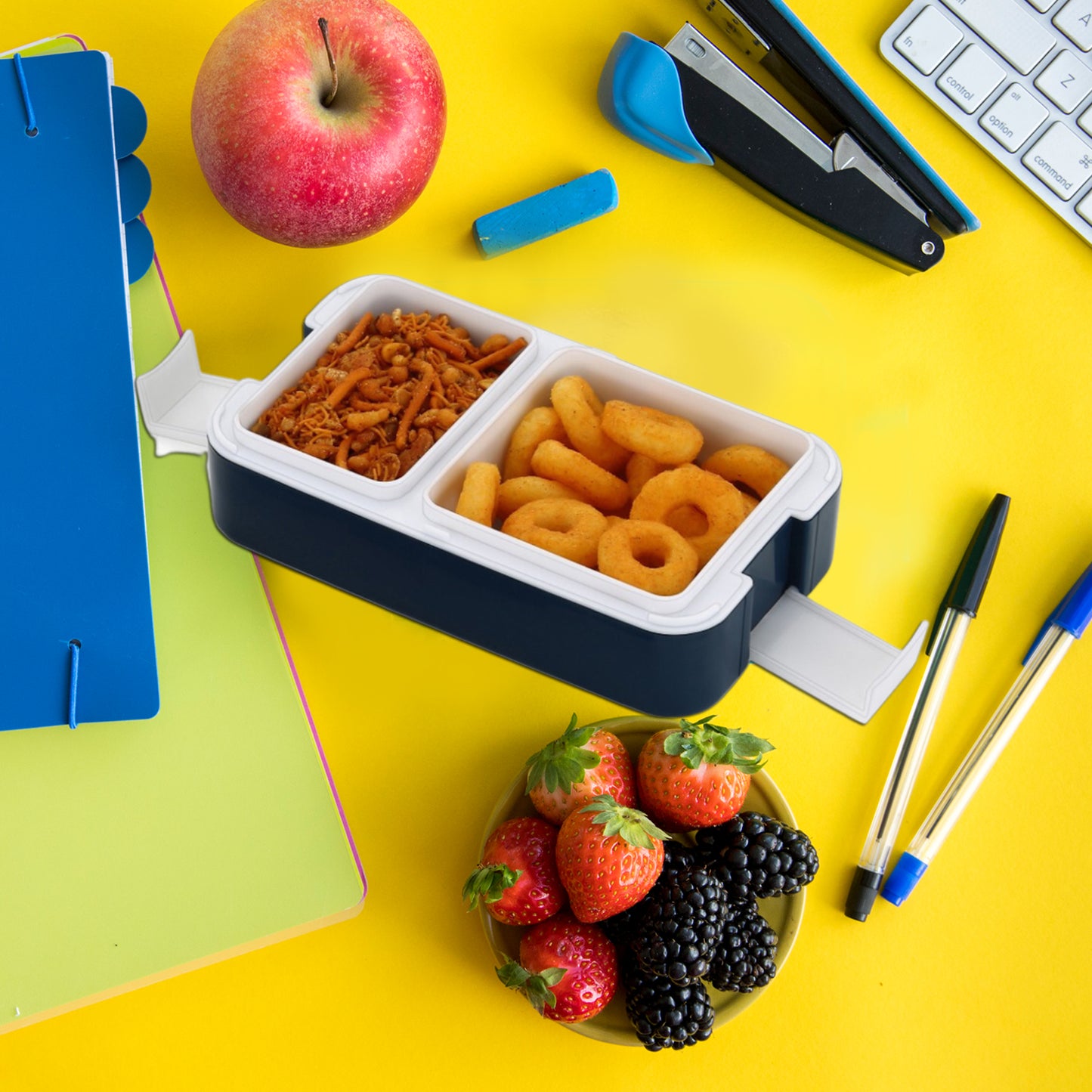 Airtight Lunch Box 2 Compartment Lunch Box Leak Proof Food Grade Material Lunch Box Modern Appearance  Compact Lunch Box With Spoon